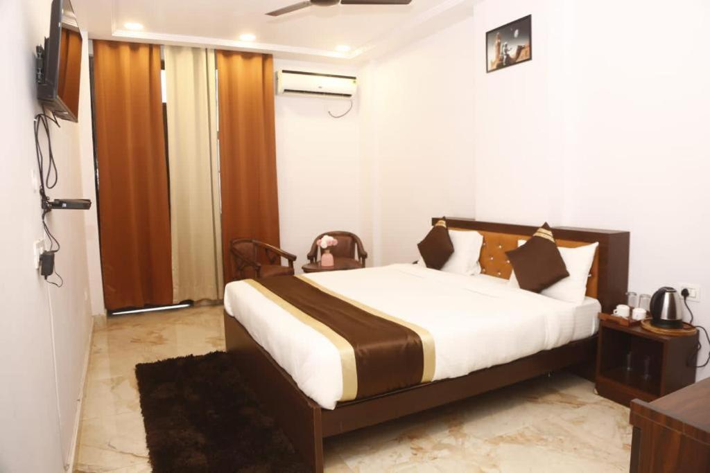 Vella Marina Group Of Pearl 2* Lucknow